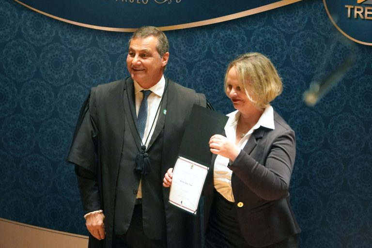 Ana Perugini - diplomacao (1)