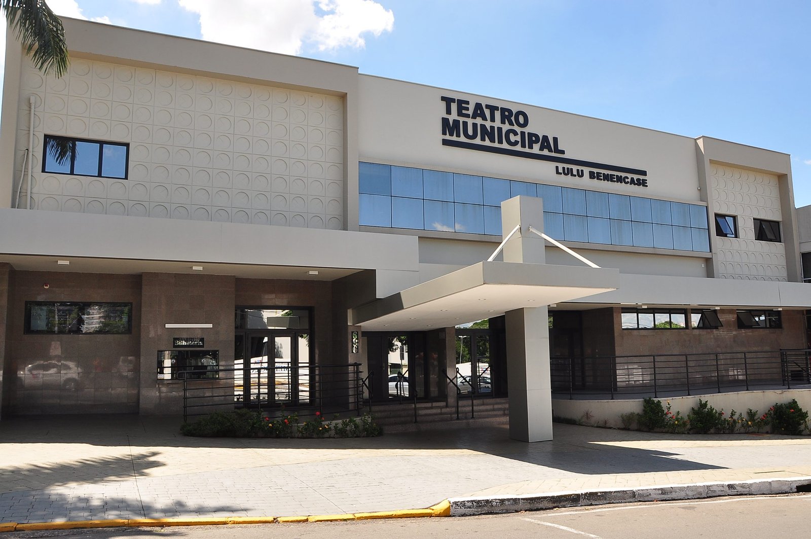 Teatro Municipal Lulu Benencase