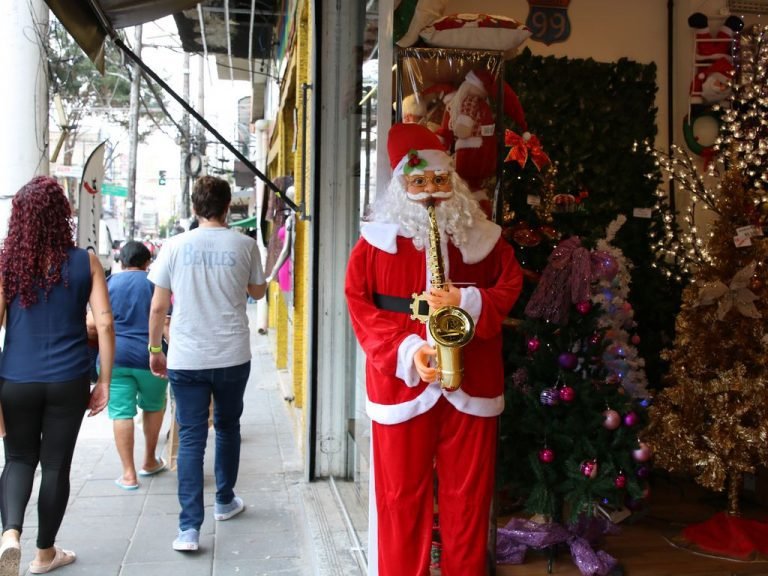 comercio-decoracao-de-natal-rvrsa-abr-2511213978