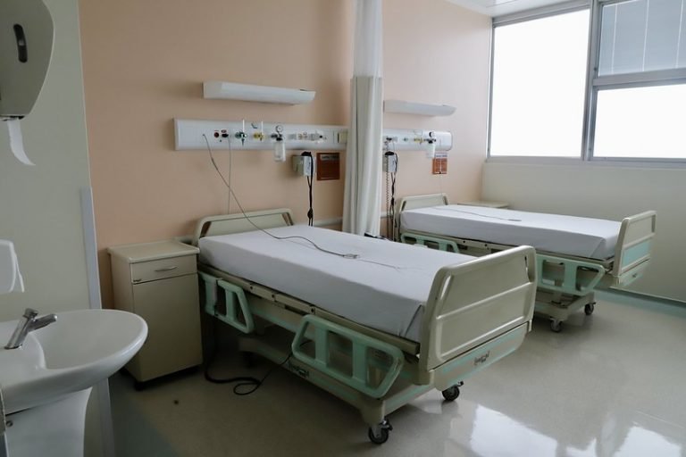 O Governador do Estado de São Paulo, Tarcísio de Freitas, durante cerimônia para anúncio de Abertura de Salas Cirúrgicas e Novos Leitos no Instituto do Câncer de São Paulo - ICESP, do HCFMUSP Mutirão