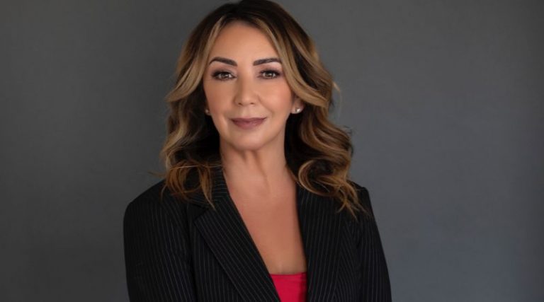 Escritora internacional Angela McCluskey Lança Autobiografia no Brasil