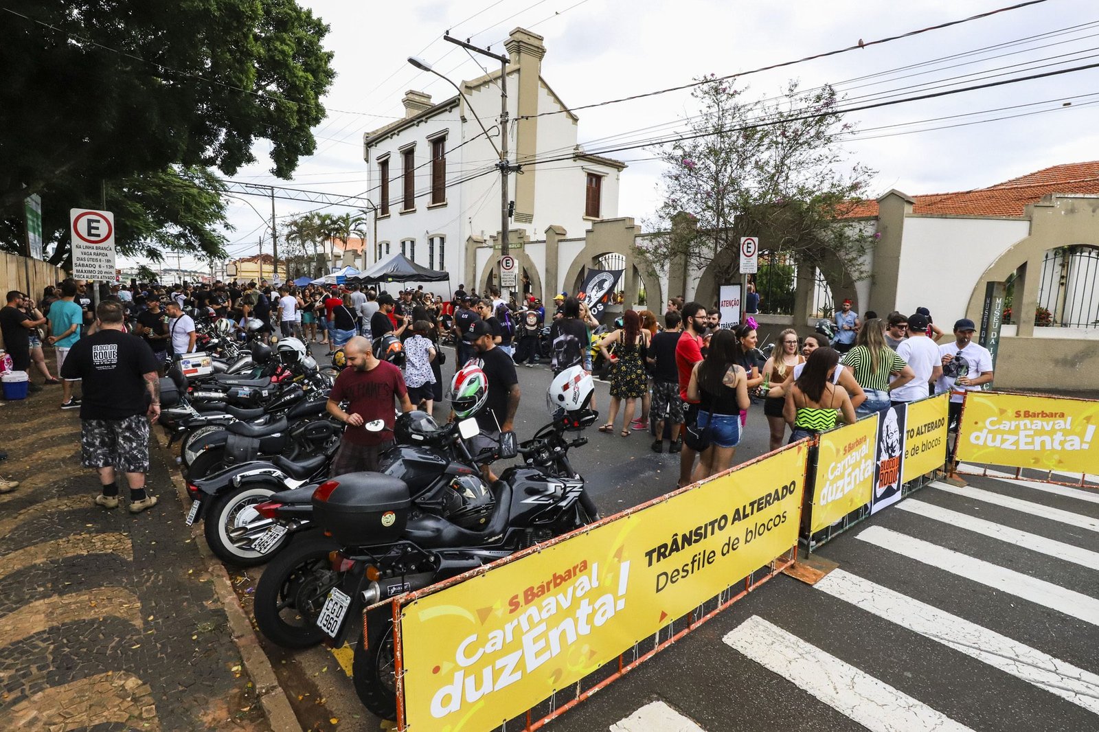 Confira informações de trânsito do Carnaval Duzenta 2023 de Santa Bárbara 1 carnaval duzenta