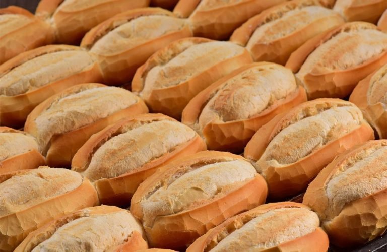 Pão Francês - preço pode variar até R$ 8,00  Reprodução - Internet