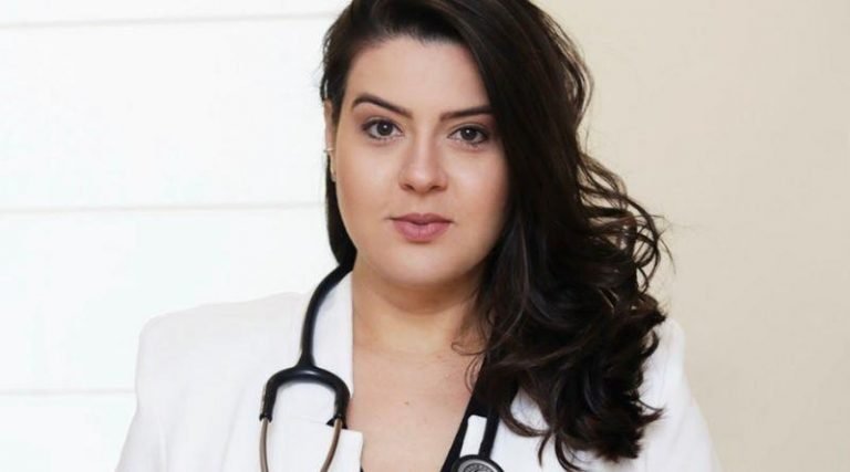 Doutora Larissa Tiberto 1 (Copy)