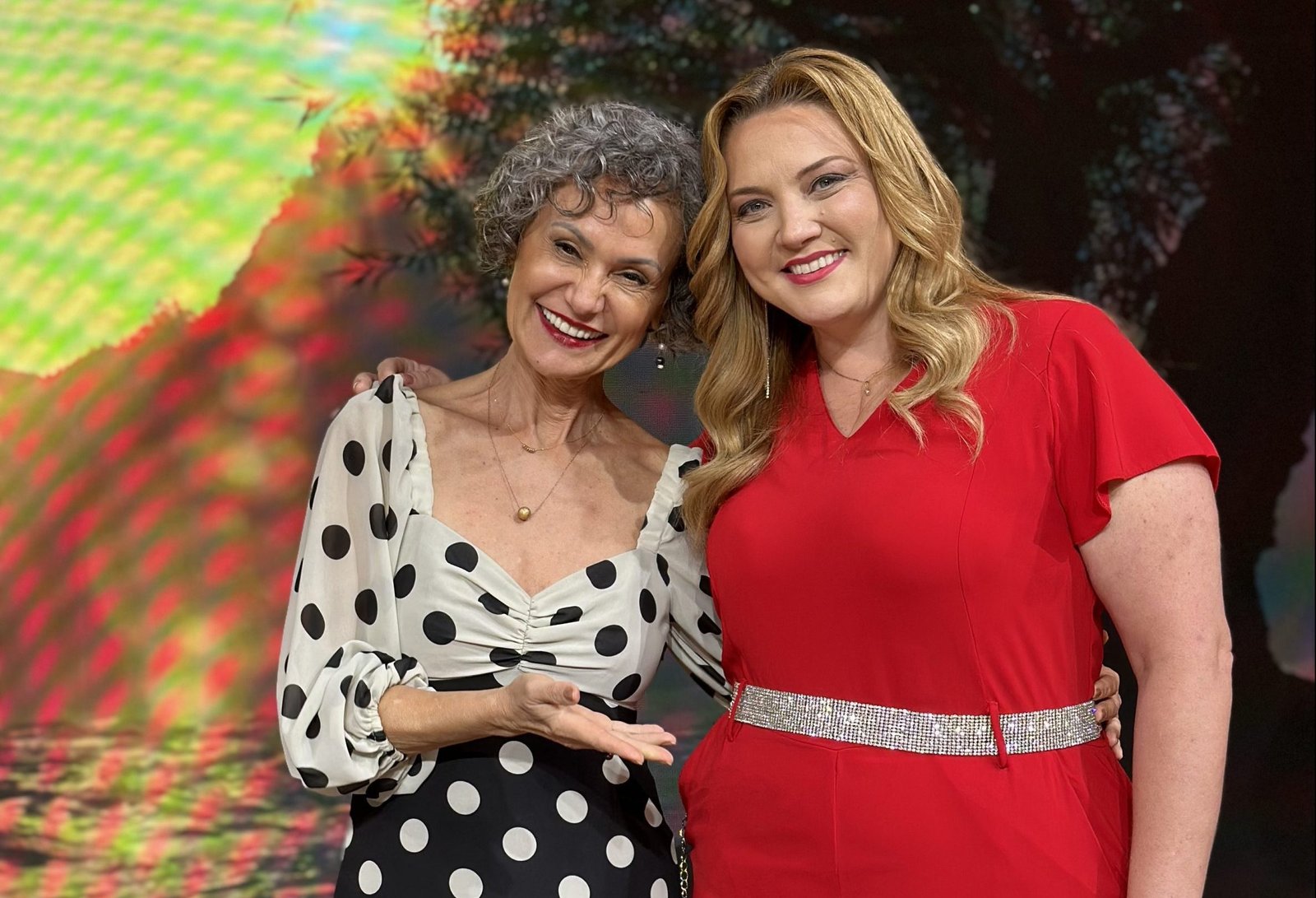 Faa Morena recebe linda homenagem sobre sua carreira no “Aparecida Sertaneja” de Mariangela Zan 1 Fa Morena