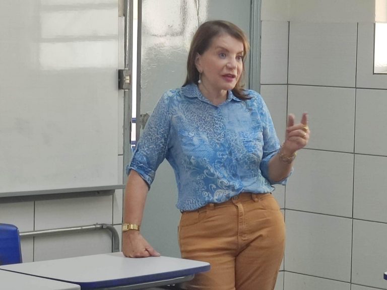 20-04-23-A deputada estadual Professora Bebel comemora a duplicação de médicos em Piracicaba, através do programa relançado pelo presidente Lula