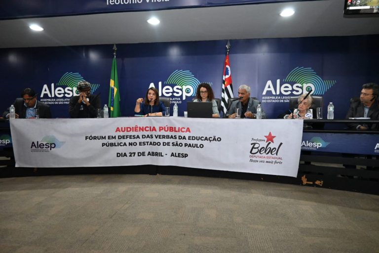 27-04-23-Audiência pública coordenada pela deputada estadual Professora Bebel rechaçou qualquer possibilidade de redução de verbas para a educação