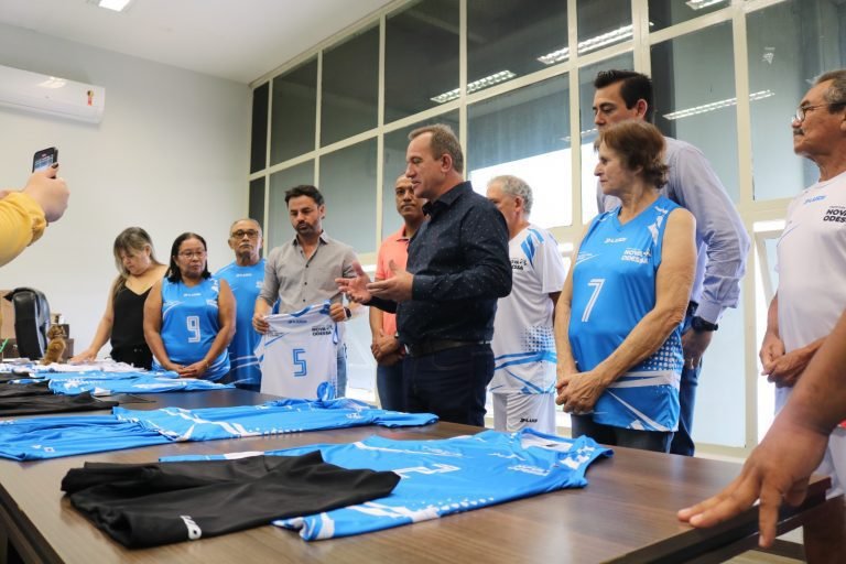 Atletas Melhor Idade PMNO x JOMI + apresentação novo uniforme Esporte 2023-04-27 (14)