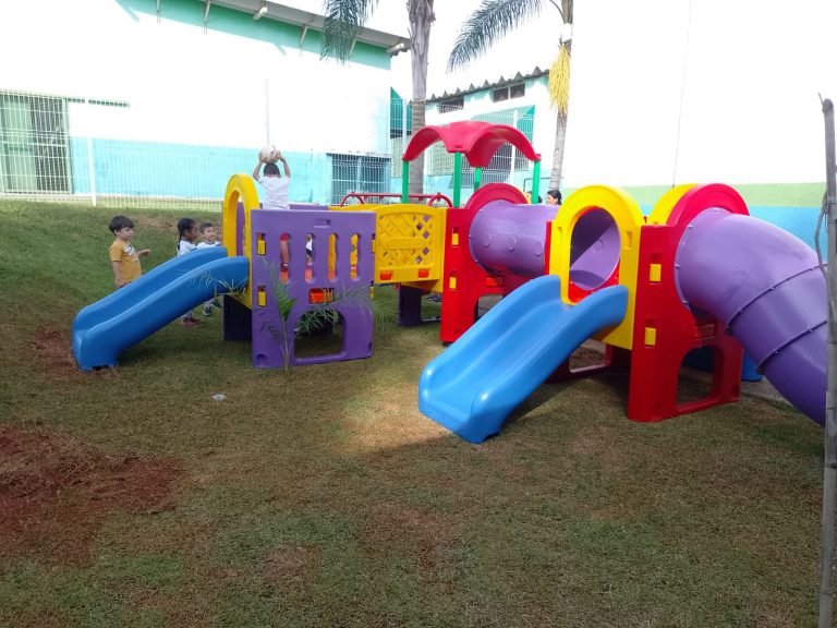 Novos brinquedos playground parquinhos CMEI José Mário x Educação PMNO 2023-04-12 (3)