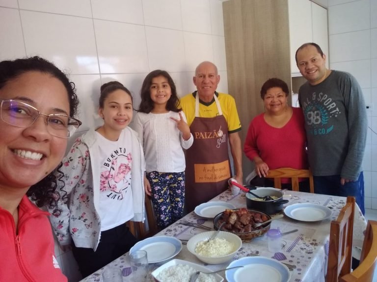Trocas com familiares, amigos e amores ao longo da vida são melhor remédio para chegar à longevidade com maior poder de cognição  Créditos: Arquivo pessoal