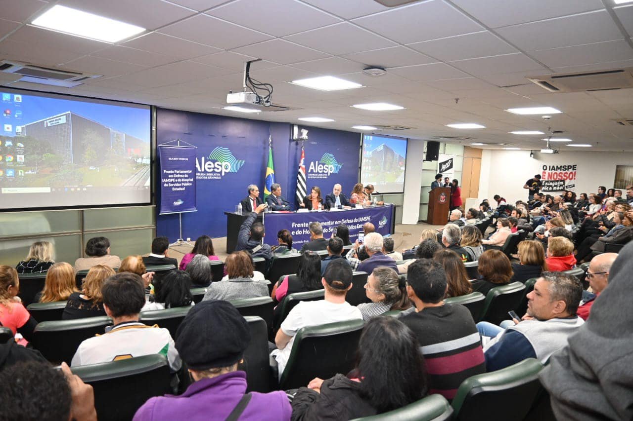 17-05-23-O auditório Paulo Kobayashi ficou lotado de representantes de entidades e de servidores no lançamento da frente que quer o fortalecimento do IAMSPE