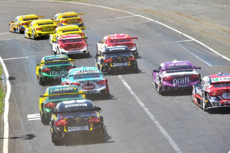 Largada da corrida 1 - Duda Bairros/Vicar