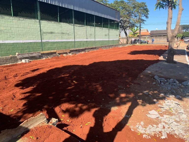 Construção novas vagas estacionamento para UBS 5 Alvorada 2023-05-24 (19)