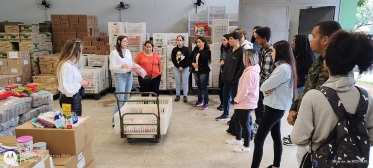 Merenda Escolar PMNO recebe alunos Técnico Nutrição ETEC Hortolândia 2023-04-28 (5)