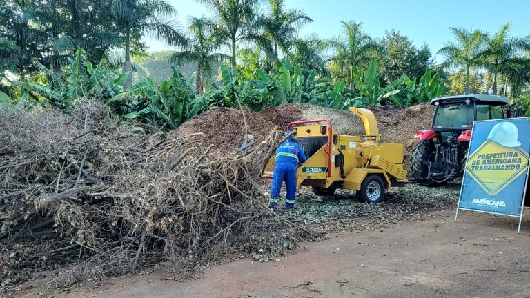 UPJ opera triturador e picador de galhos