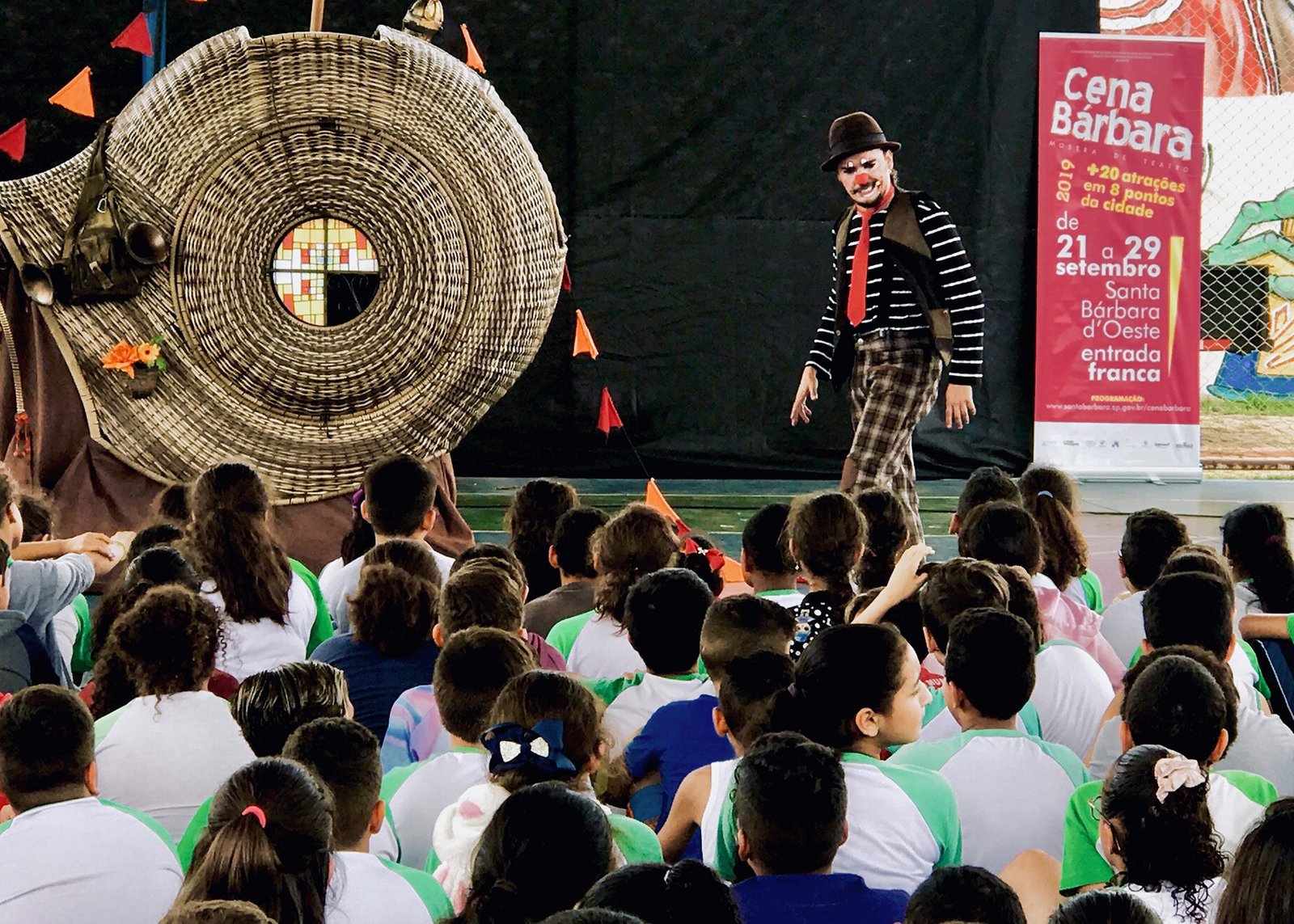 Cena Bárbara 01 - imprensa