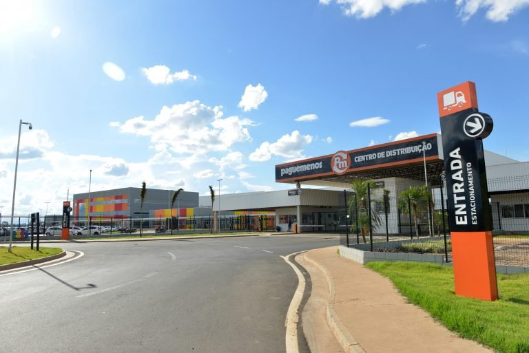 Complexo Administrativo da Rede de Supermercados Pague Menos, em Santa Bárbara 1