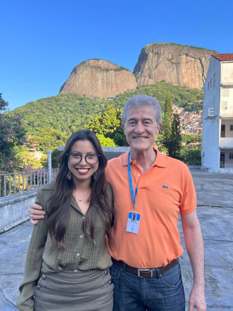 Luisa Gandolpho e professor Jorge Biolchini, Diretor MEDPUC-Rio