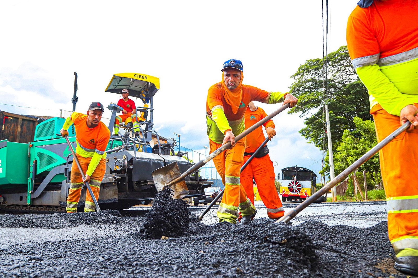 Asfalto novo: Prefeitura executa mais 40 quilômetros de recapeamento em Santa Bárbara 1 Recape Rua do Manganês 05 - imprensa
