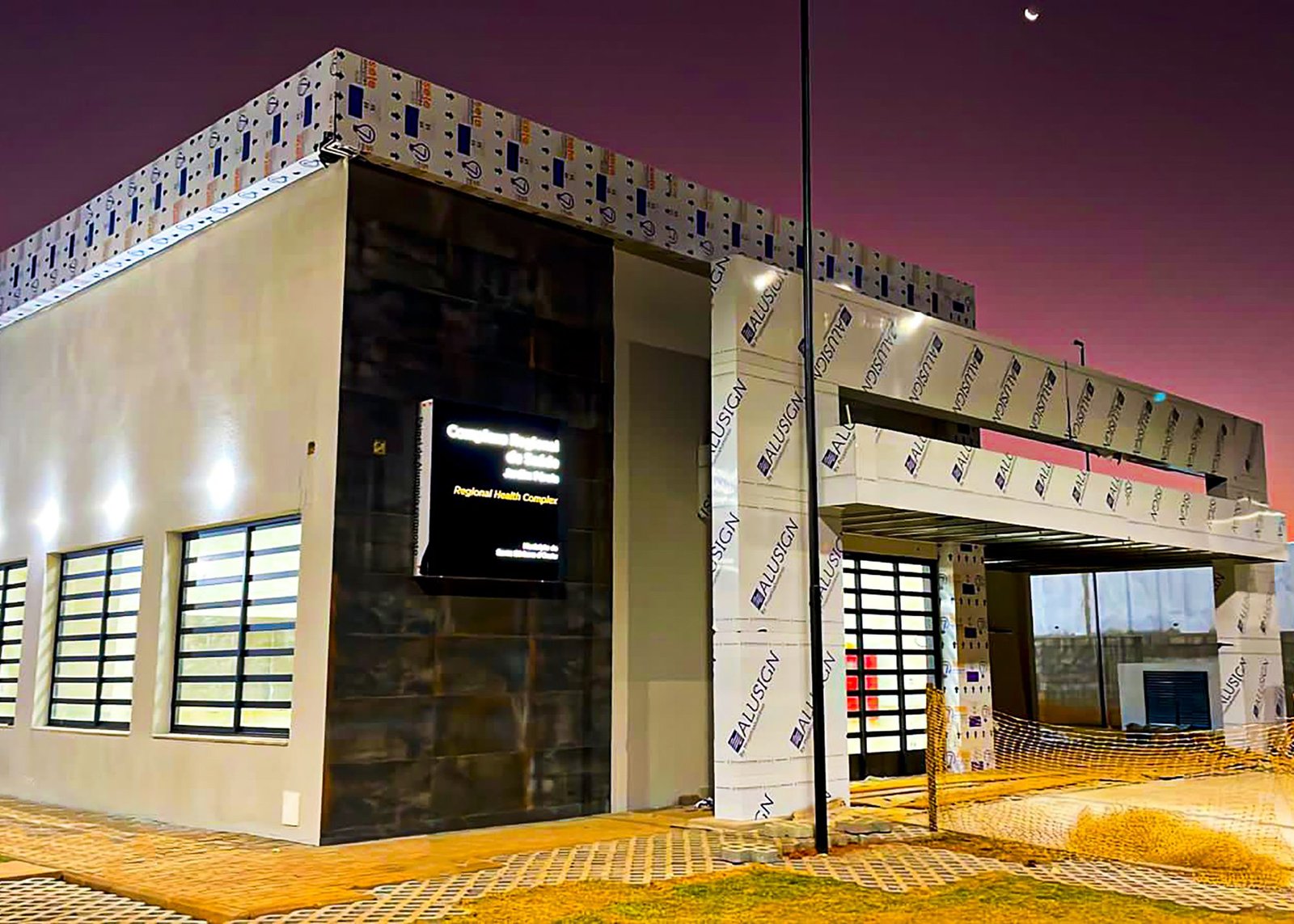 Testes de iluminação são realizados no Novo Complexo Regional de Saúde do Jardim Pérola 1 obras centro de saude regional perola 12 imprensa