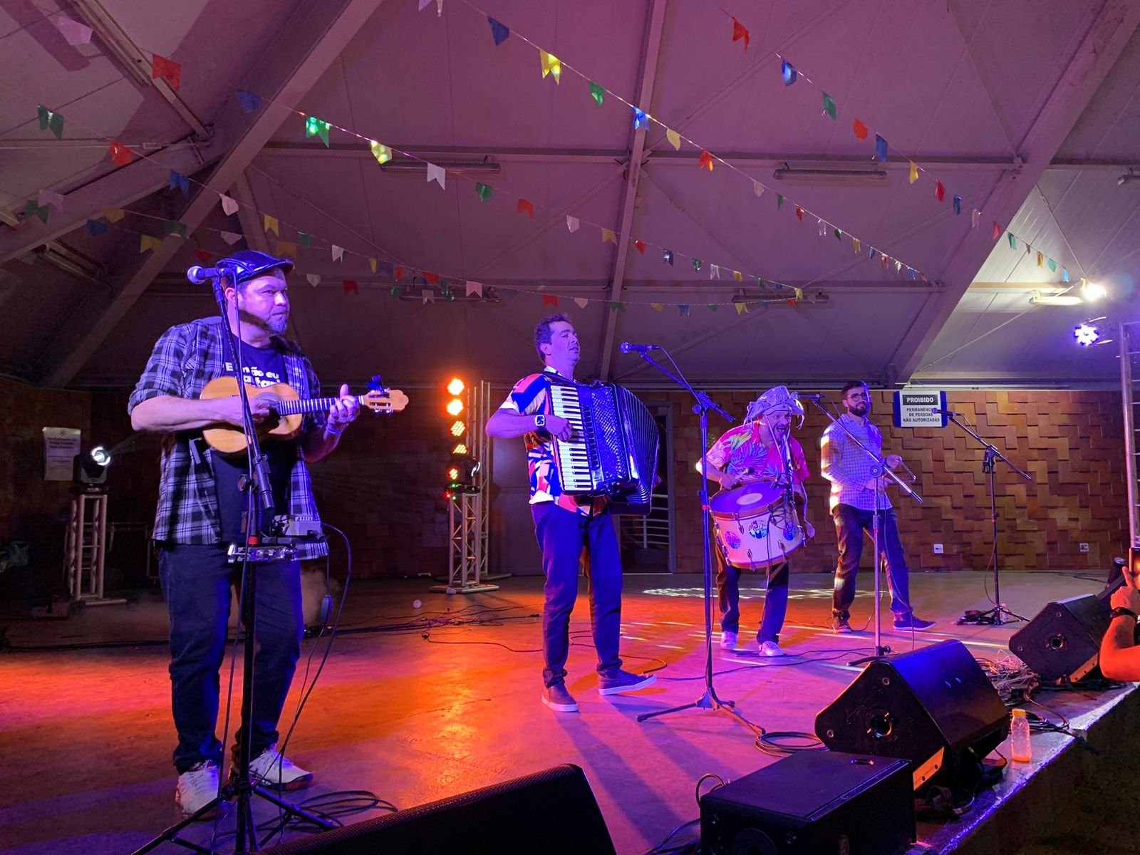 1º Arraial na Praça PMNO 2023-07-22 - Forró Maria Lua (2)