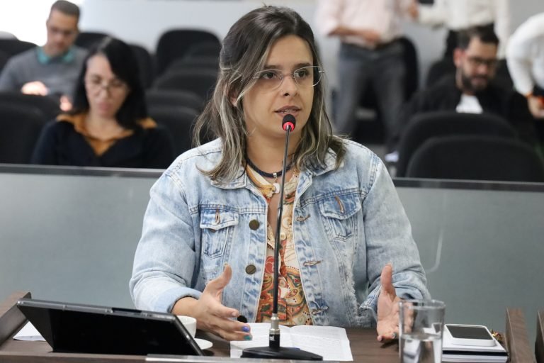 230703 juliana dossie