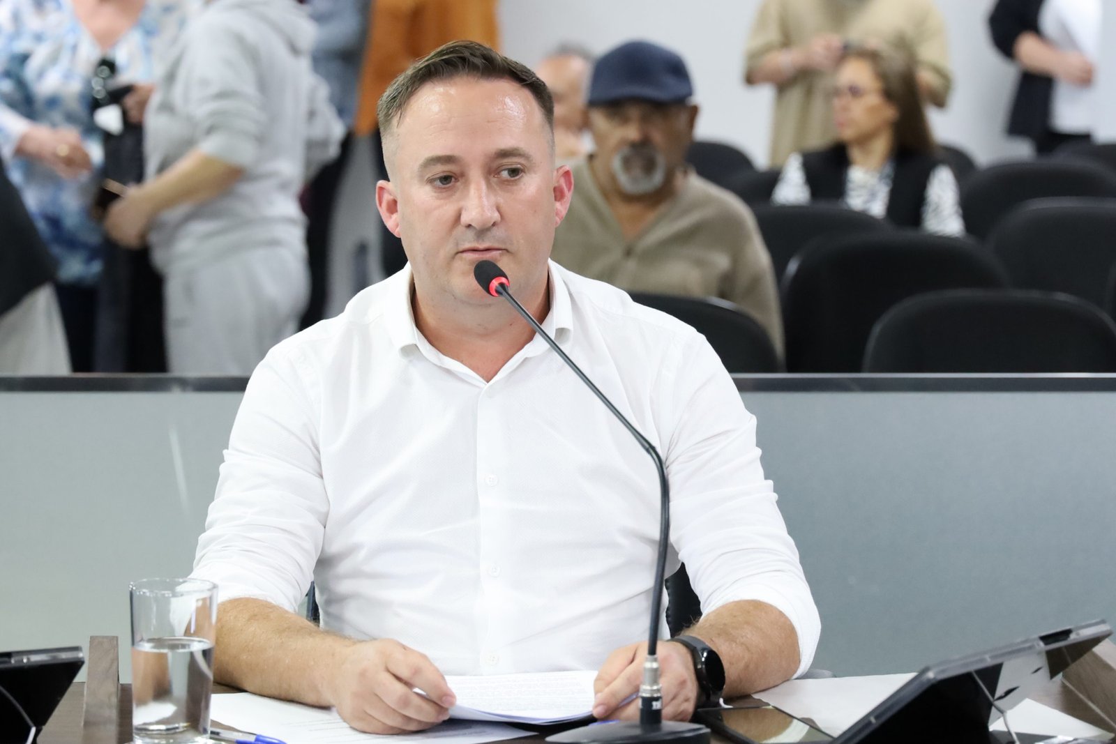 Léo da Padaria pede informações sobre contratação de cirurgiões ginecológicos na rede de saúde 1 230706 Léo