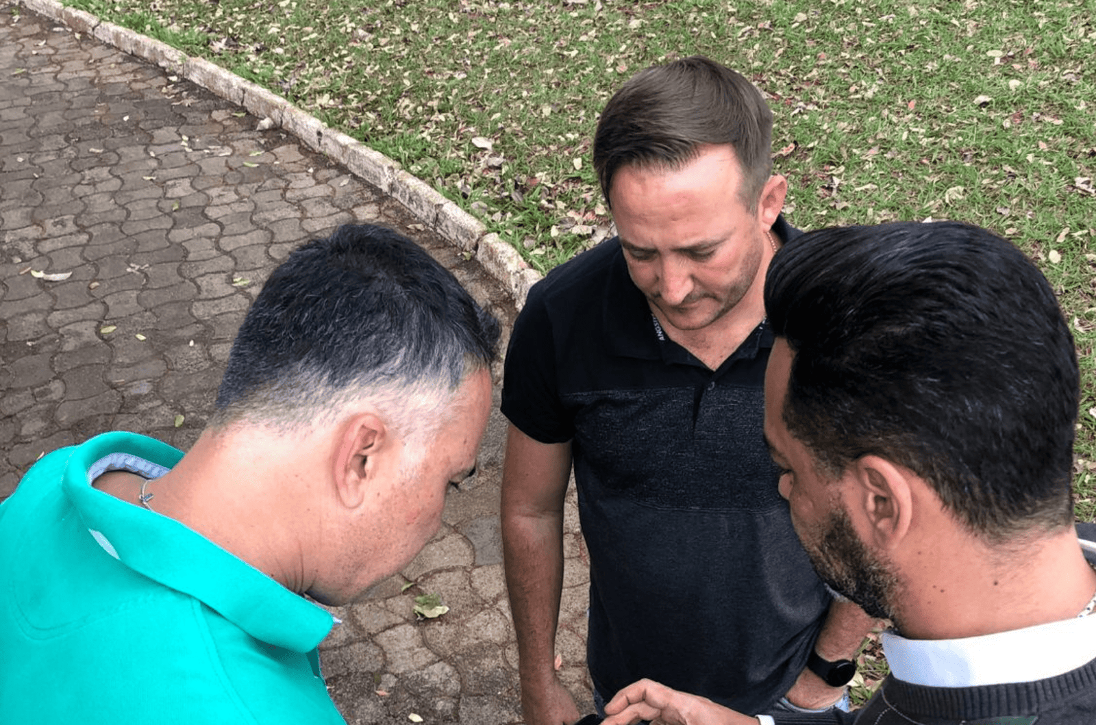 Léo da Padaria acompanha obras de construção de campo de futebol society no Jardim Alvorada 1 230719 leo2