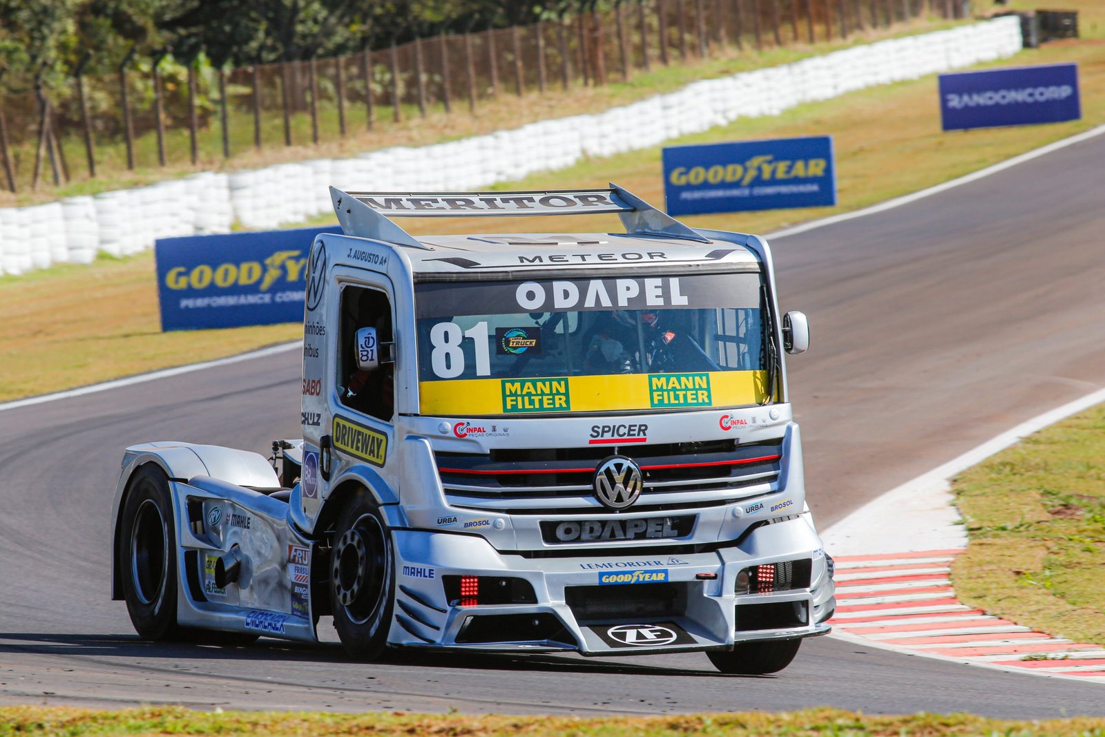 425842_1069450_53012295962_2421028d92_5k