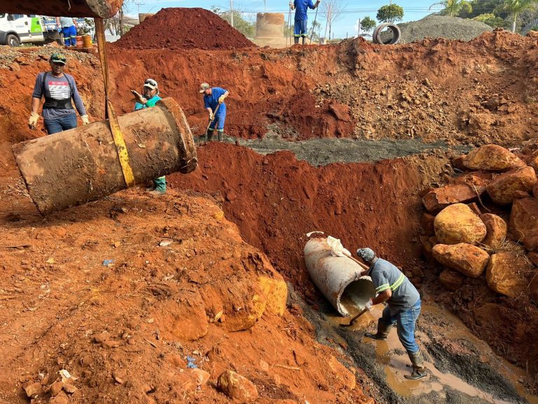 Conserto erosão + galerias pluviais Jd Europa 2023-07-26 - Rua Francisco Bueno (6)