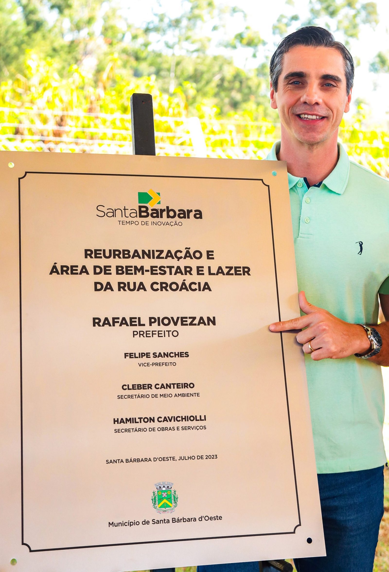 Prefeito Rafael Piovezan entrega reurbanização e Nova Área de Bem-Estar e Lazer da Rua Croácia 1 Entrega Área Croacia 15 - imprensa