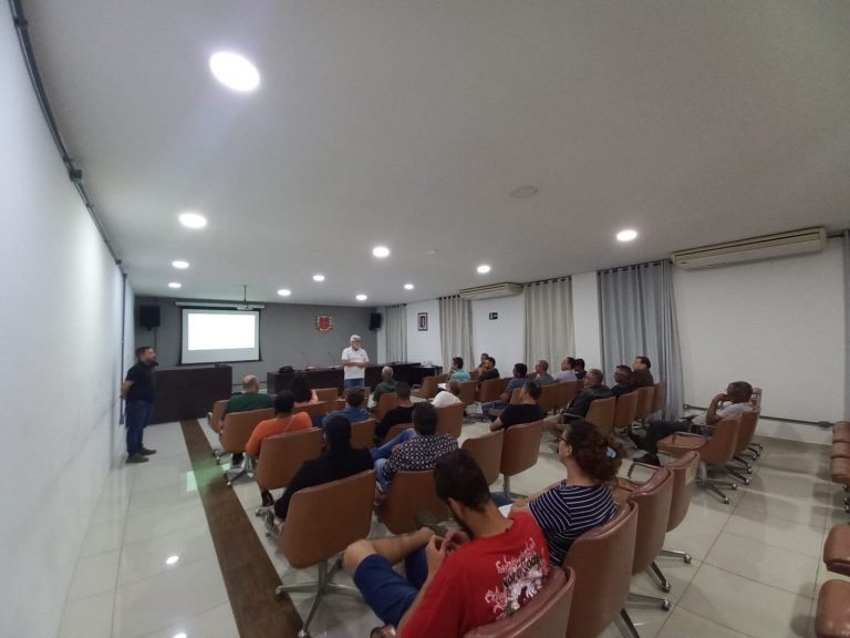 Prefeitura participa de assembleia dos Horticultores