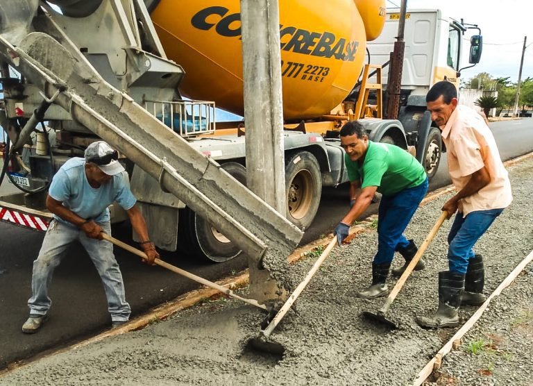 Prefeitura de Santa Bárbara investe R$ 2,5 milhões em novas calçadas de concreto 1 calçada imprensa