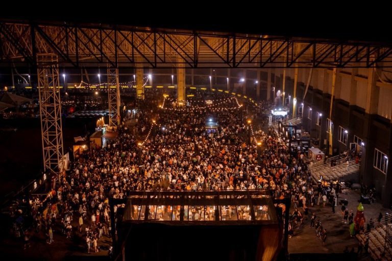 Mariana Pekin | faro Bárbaros BBQ de volta à Americana: música, bebida, comida e entretenimento para quem ama churrasco