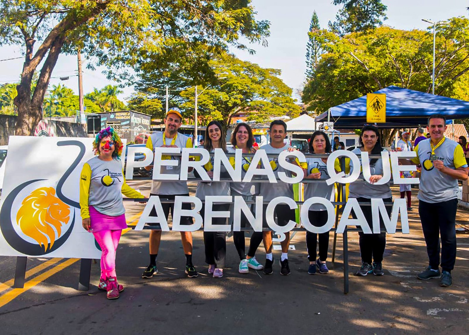 pernas que abençoam imprensa