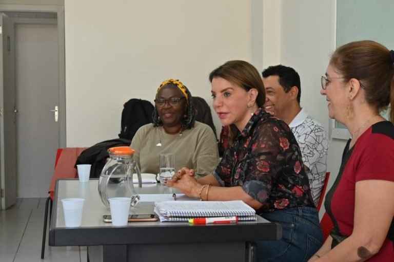 09-08-23-Para a deputada Professora Bebel, a melhoria continua da escola pública também passa pela contratação de mais professores efetivos pela rede estadual