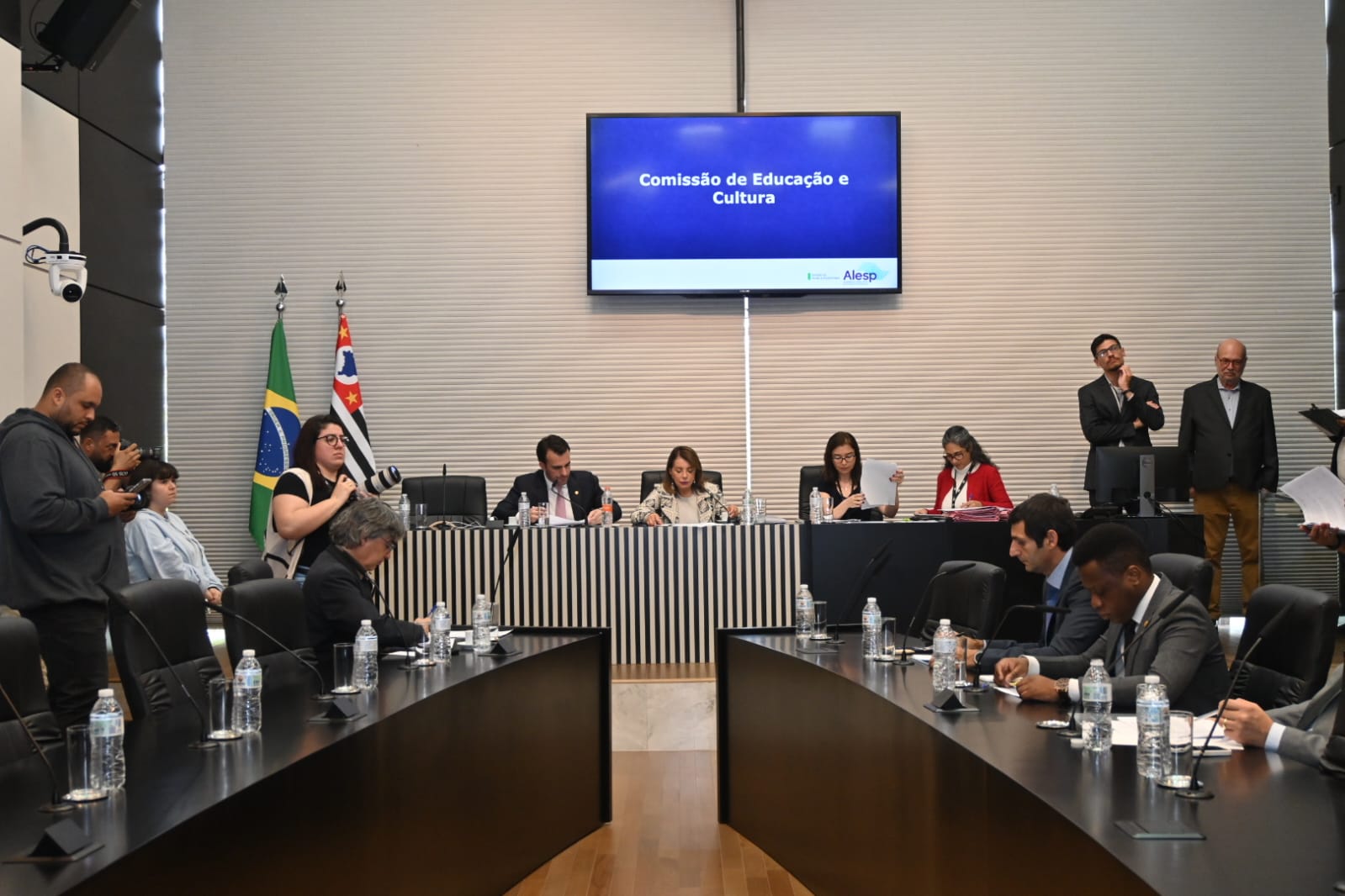 16-08-23-A deputada Professora Bebel durante a audiência pública da Alesp, em que conseguiu aprovação do debate em Piracicaba sobre a violência nas escolas