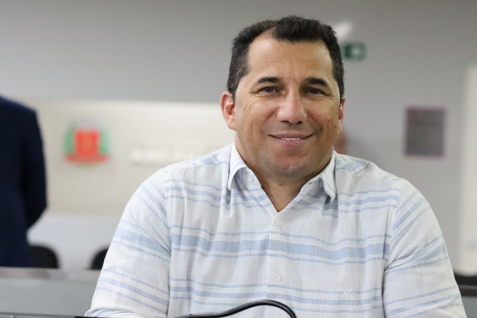 Pastor Miguel Pires pede informações sobre o programa social Escritura de Graça 1 230821 miguel