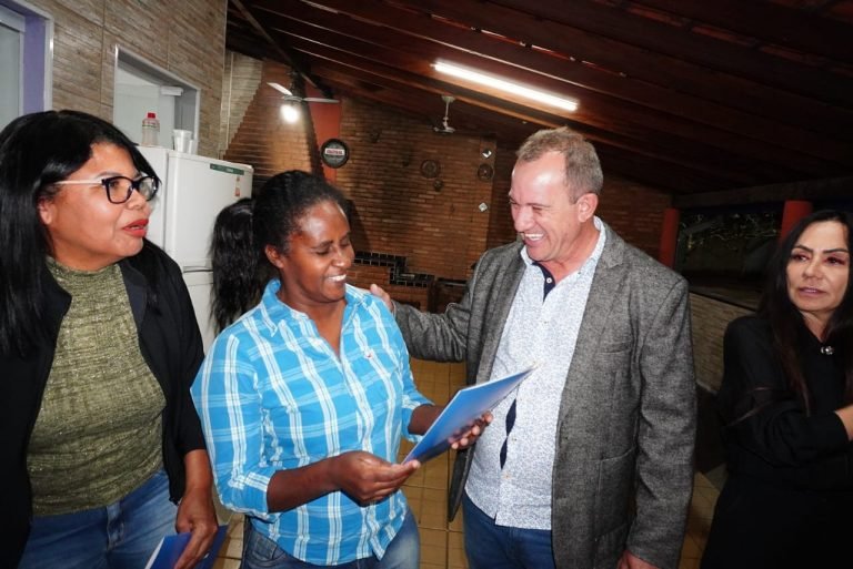 Entrega Matrículas Regularização Fundipária Chácaras Recanto Ceci 2023-08-01 (112)