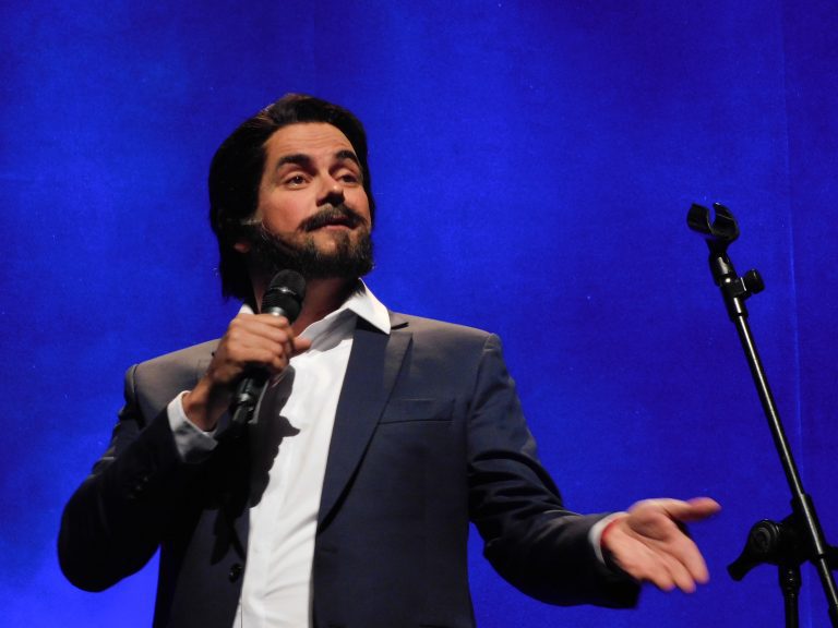 FOTO-CARIOCA-PADRE-GATO-DE-MELO