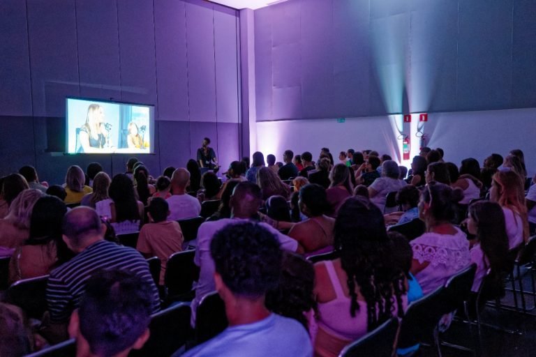 Max Fashion Tour é sucesso no país