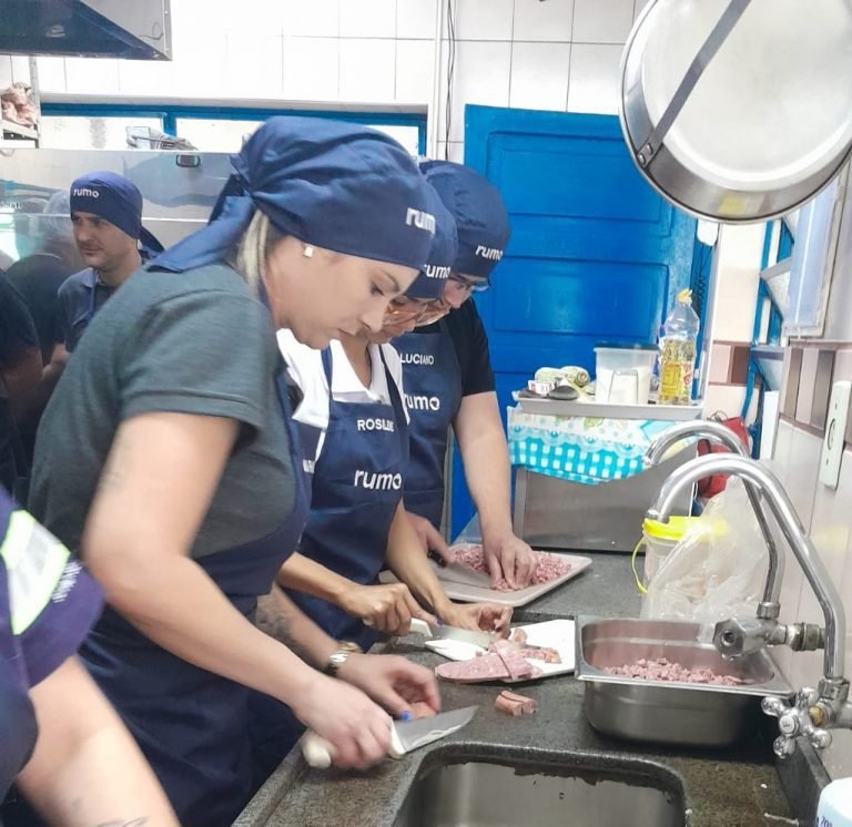 Nathalia Cristina de Oliveira- Ação paella do bem (1)