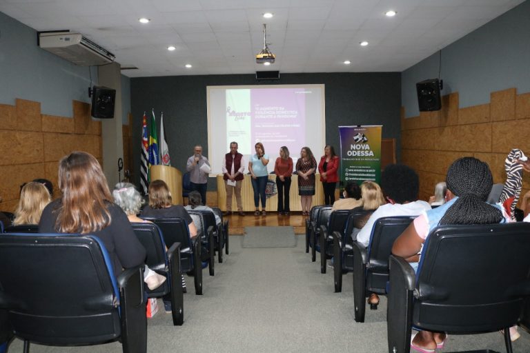 Palestra Agosto Lilás Dra Iracema no Auditório PMNO 2022-08-17 (4)