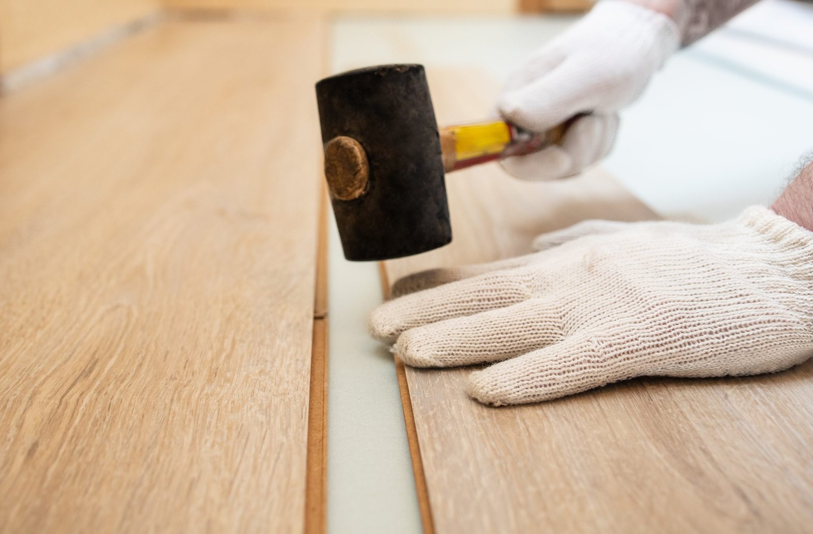 Acidentes do Trabalho: pacientes passam por reabilitação prolongada para retomar atividades 1 accident-during-renovation-safety-in-construction-2023-04-26-18-41-23-utc