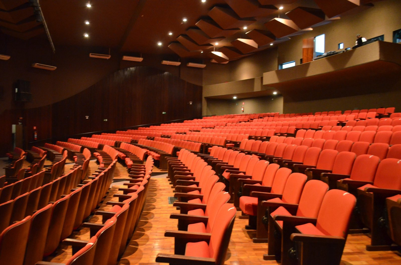 Prorrogadas as inscrições para curso de teatro gratuito no CCL 1 teatro plateia