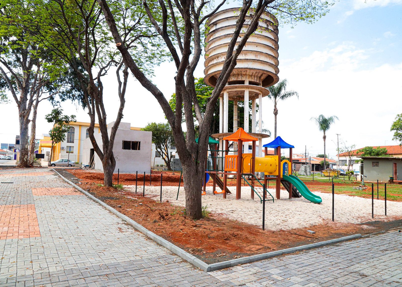 praça mollon 04 imprensa