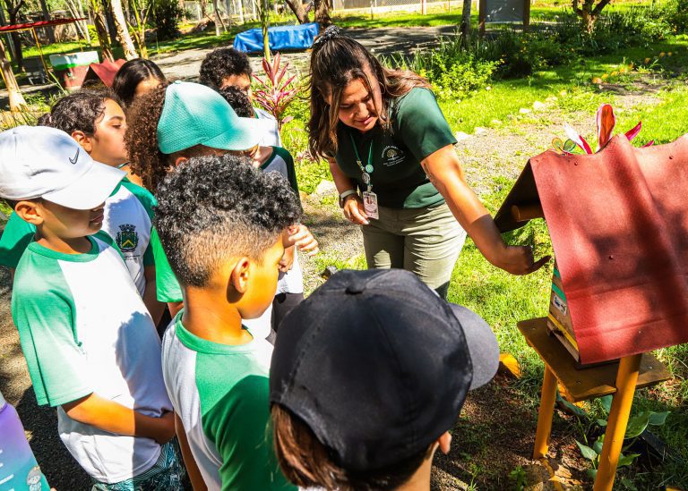 Alunos Meliponário 02 - imprensa