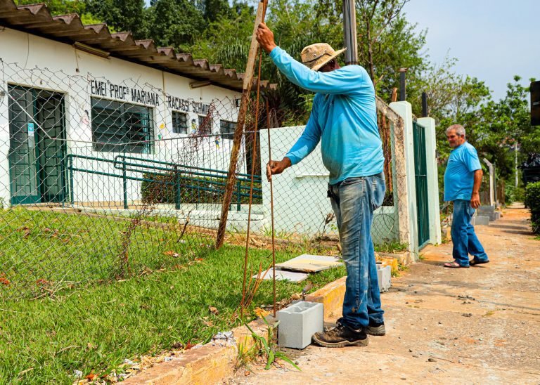 construçao de muro emei mariana 04 imprensa