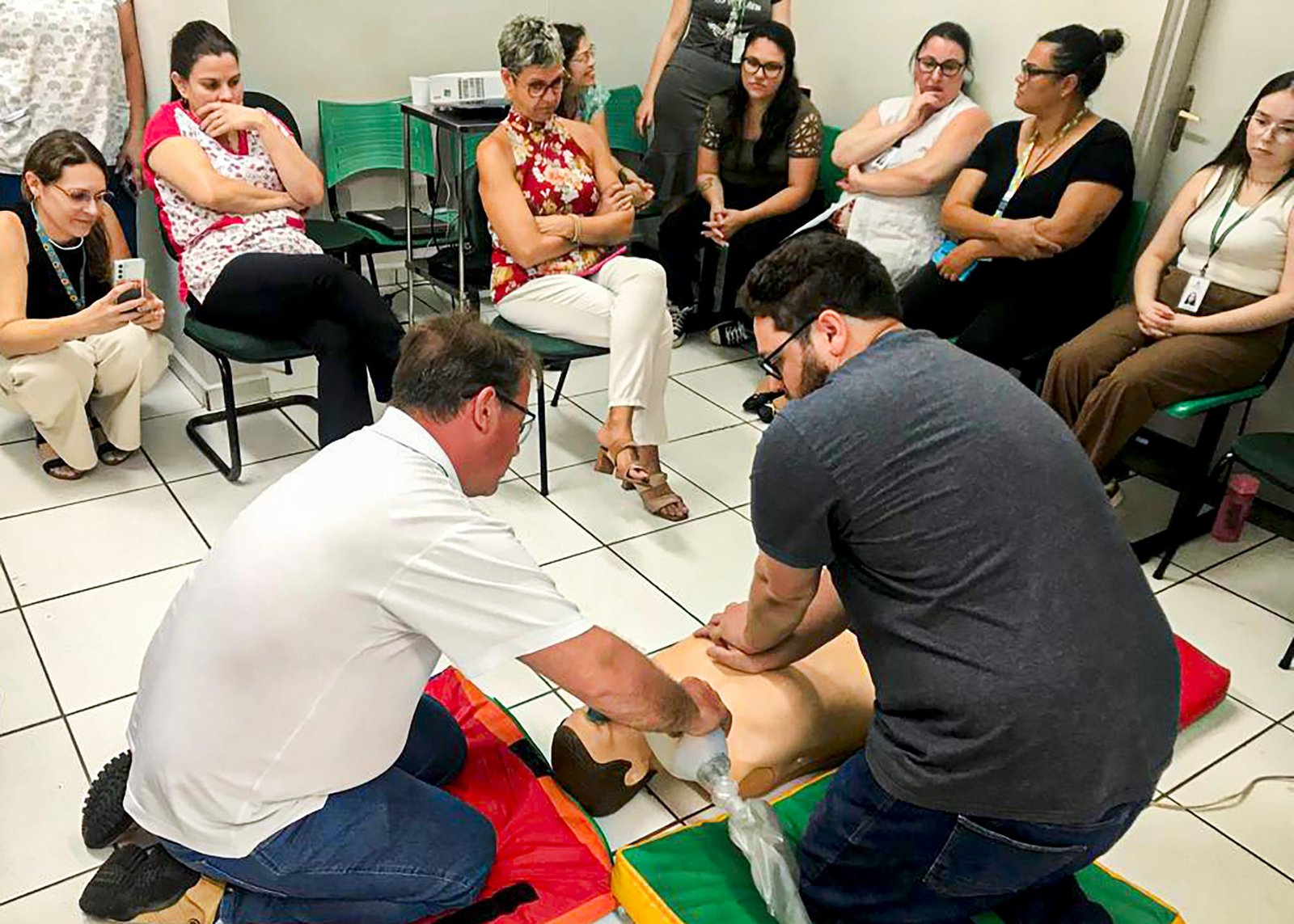 treinamento suporte basico para vida 01 imprensa