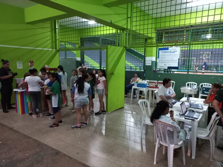 Multivacinação no Ginásio do Santa Rosa 2023-10-30 (4)